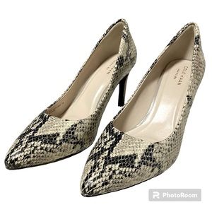 Women’s Cole Haan Snake Skin leather Pumps size 7